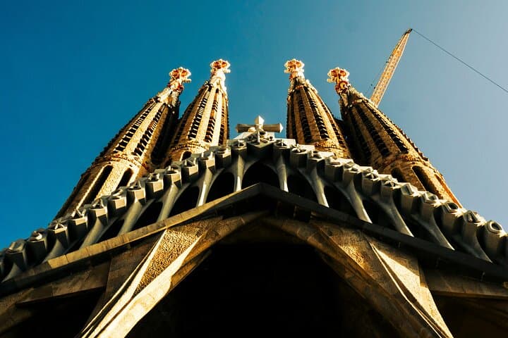 Best of Barcelona: Sagrada Família, Gaudí & Candy Tasting Tour!