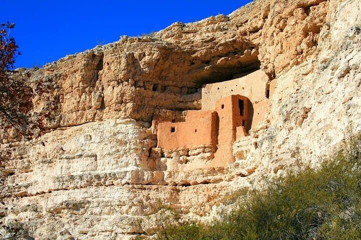 Arizona Tour Meteor Crater, Jerome and Montezuma’s Castle