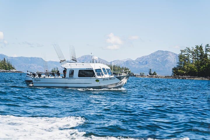 30′ Private Halibut and Salmon Fishing Charter