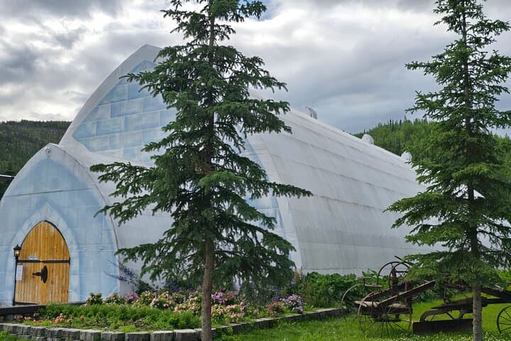 Chena Hot Springs Tour: Relax in Natural Mineral Waters