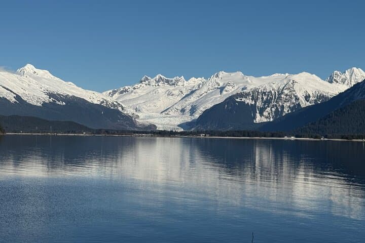 Juneau Private Sightseeing and Hatchery with a Local (Luxury SUV)