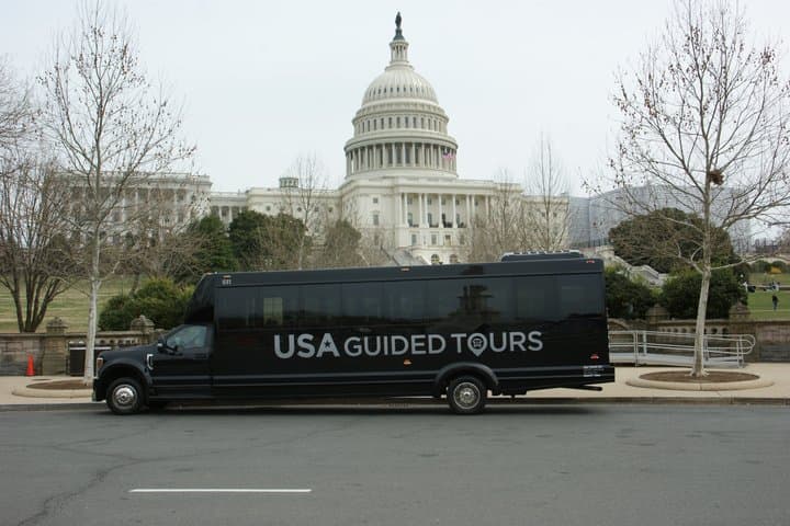 Small Group Tour of DC – Luxury Climate-Controlled Bus
