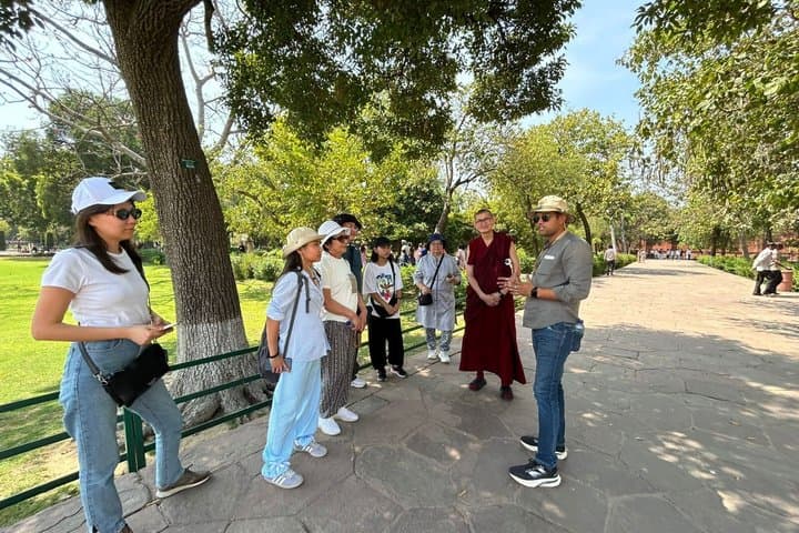 Same Day Taj Mahal Tour from delhi by car