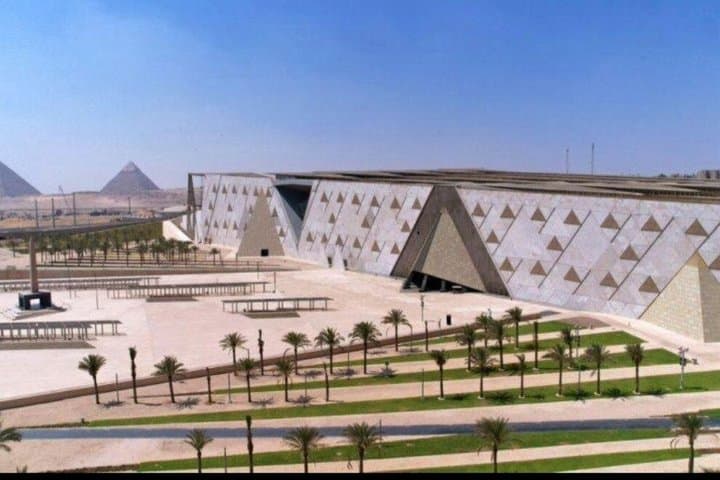 “Cairo Private Tour: Giza Pyramids, Sphinx & GEM Museum”