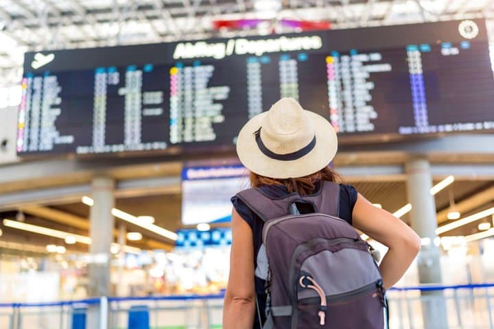 El Gouna: Airport Transfer to Hurghada Airport with Snacks!