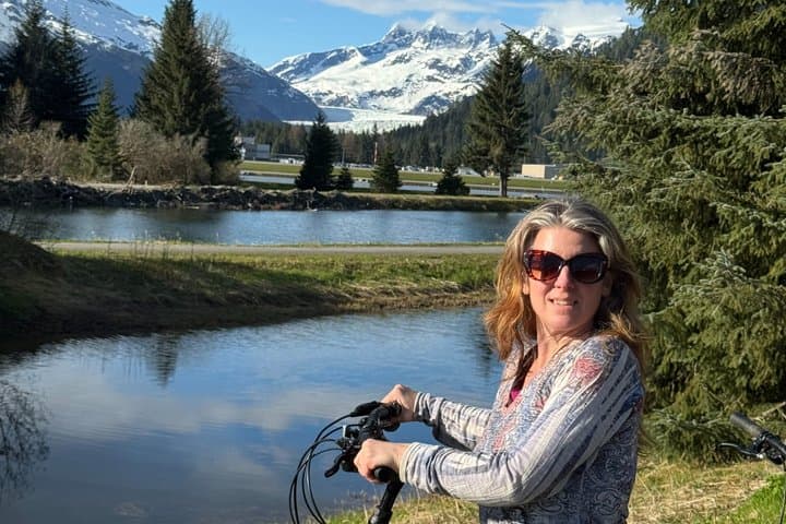 Juneau Private Bike Tour with Glacier Views and a Hatchery Visit